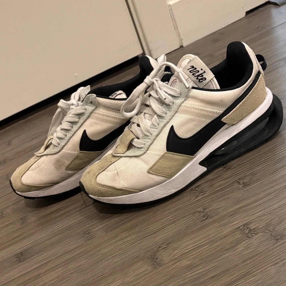 Nike Air Max Pre-Day Light Bone sneakers